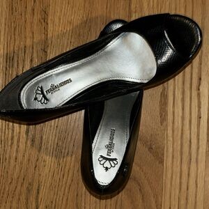 Fergalicious Women's Gem Black Patent All Man Open Toe Heel Pump Shoe 8.5